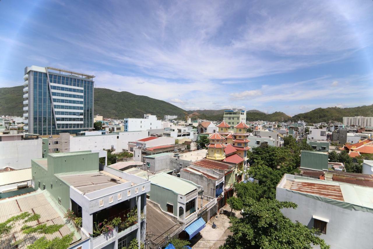 Tan Hoang Gia Hotel Quy Nhon Exterior photo