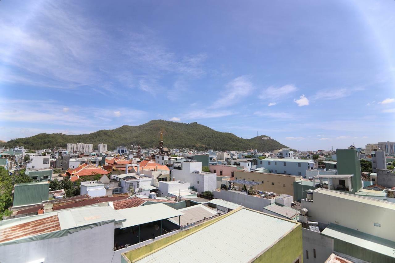 Tan Hoang Gia Hotel Quy Nhon Exterior photo